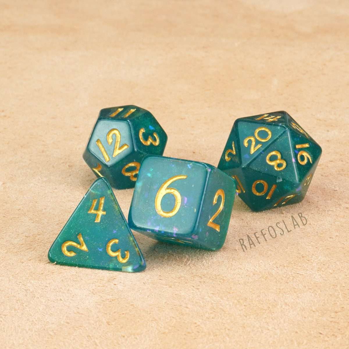 Alternative view of Polished Emerald